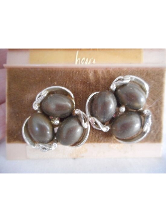Vintage Jewelry - NWT Vintage 1980s grey Silver round Earrings Clip on Costume jewelry Hess's